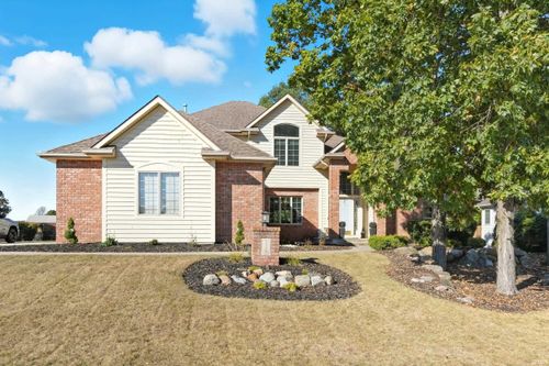 8719 Greyhawk Dr, Fort Wayne, IN, 46835-9686 | Card Image