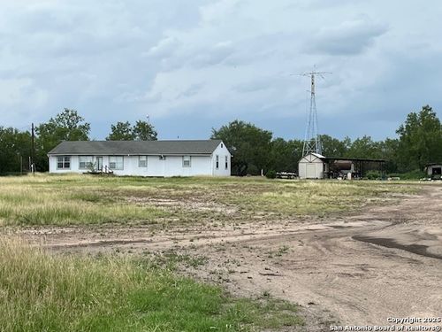 2065 Corgey Rd, Pleasanton, TX, 78064-6836 | Card Image