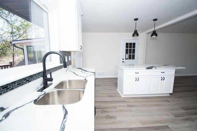 1883 Pine Tree Trl, House other with 3 bedrooms, 2 bathrooms and 2 parking in Gainesville GA | Image 8
