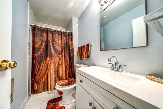 APT-107 - 600 Naples Ct, Condo with 2 bedrooms, 2 bathrooms and 3 parking in Glenview IL | Image 5
