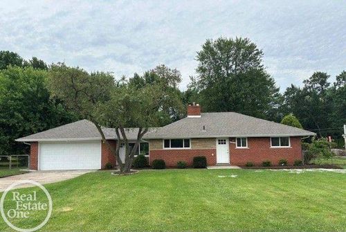 22990 S Nunneley Rd, Clinton Twp, MI, 48035-1839 | Card Image