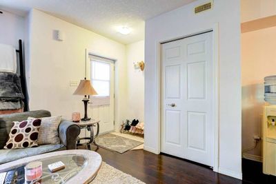 8D - 50 Howe Dr, Condo with 1 bedrooms, 1 bathrooms and 1 parking in Kitchener ON | Image 3