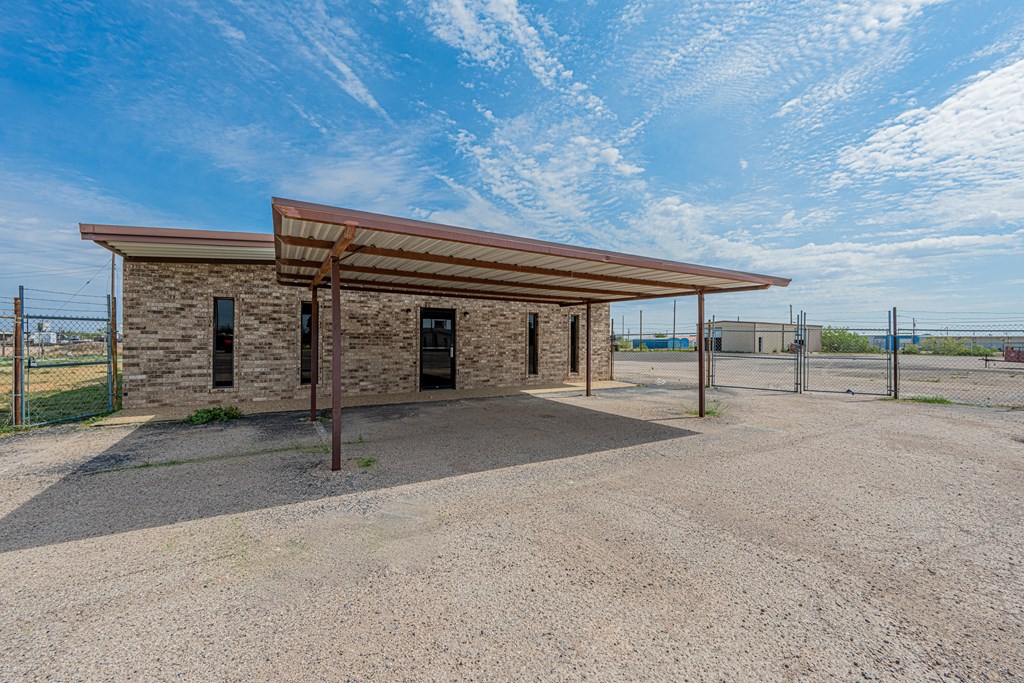 Commercial Lease in Midland 5
