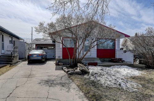 9741 119 Ave, Grande Prairie, AB, T8V3P7 | Card Image