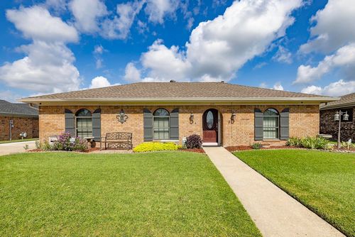 2215 Nixon Dr, Houma, LA, 70363-7032 | Card Image