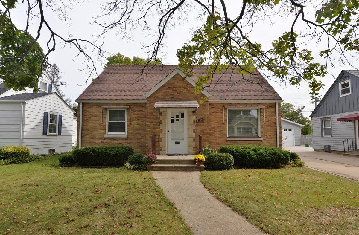 29th Ave, Kenosha, WI 53143