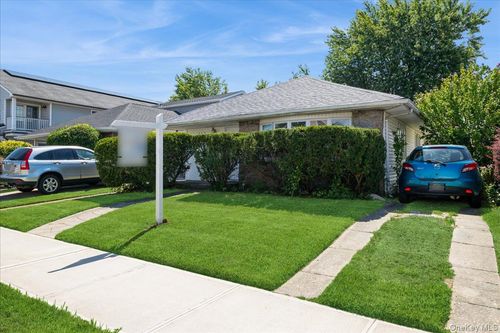 446 E Fulton St, Long Beach, NY, 11561-2306 | Card Image