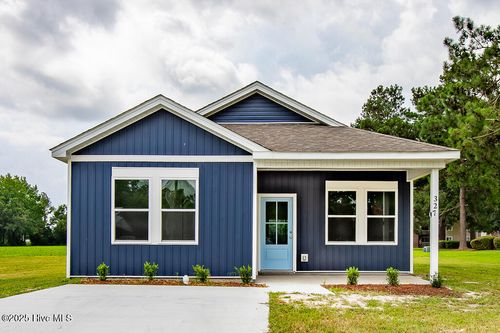 327 Buck Ln, Vanceboro, NC, 28586-8805 | Card Image