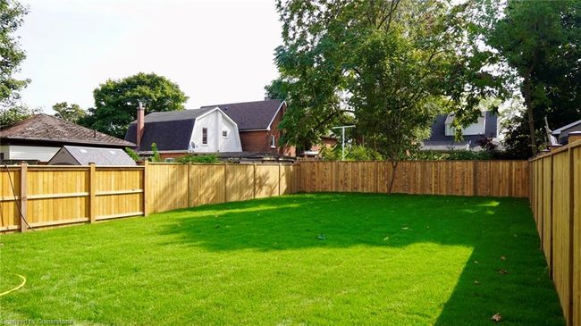 489 Colborne St, House other with 8 bedrooms, 2 bathrooms and 4 parking in Brantford ON | Image 6