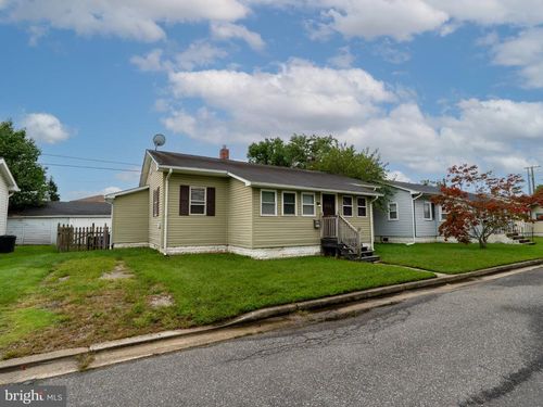 330 Jackson Ave, CARNEYS POINT, NJ, 08069-2419 | Card Image