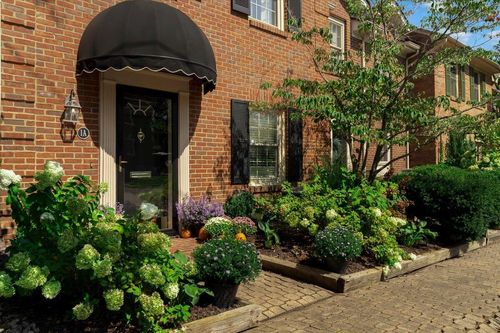 a-1 Mentelle Park, Lexington, KY, 40502-1503 | Card Image