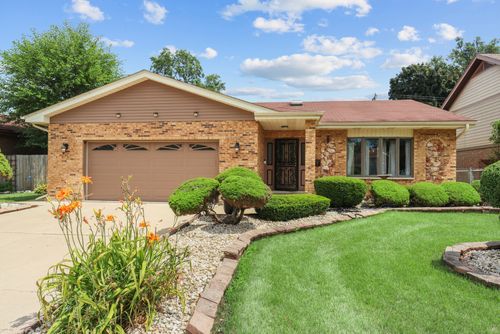 317 N Marcella Rd, Mount Prospect, IL, 60056-2614 | Card Image