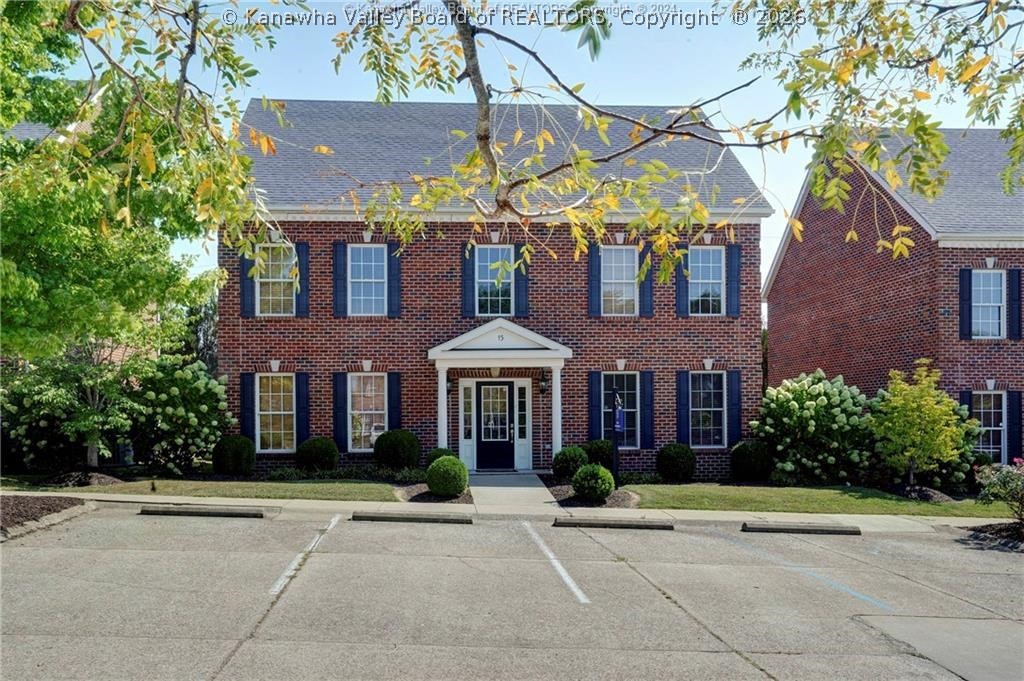 87 Chase Dr, Hurricane, WV
