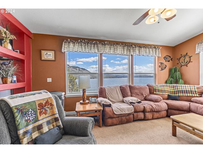 10934 Rattlesnake Ln, House other with 3 bedrooms, 2 bathrooms and 2 parking in Unity OR | Image 12