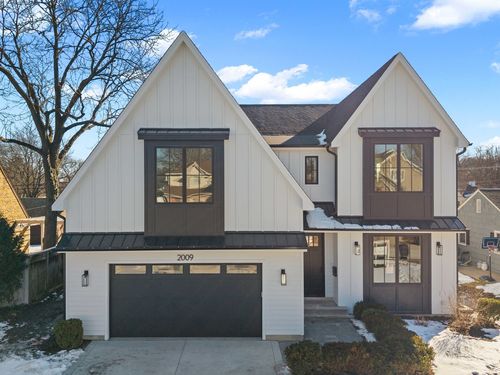 2009 Robincrest Ln, Glenview, IL, 60025-4269 | Card Image