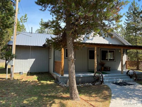 4175 S Big Springs Loop Rd, Island Park, ID, 83429-5218 | Card Image