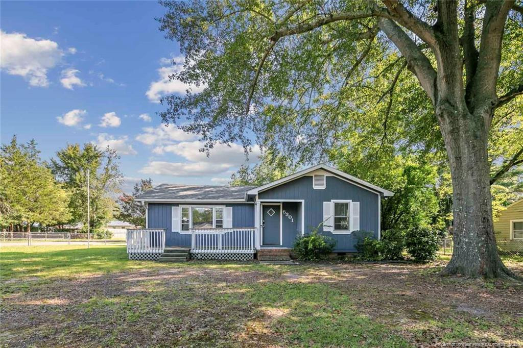 Walnut Dr, Fayetteville, NC 28304