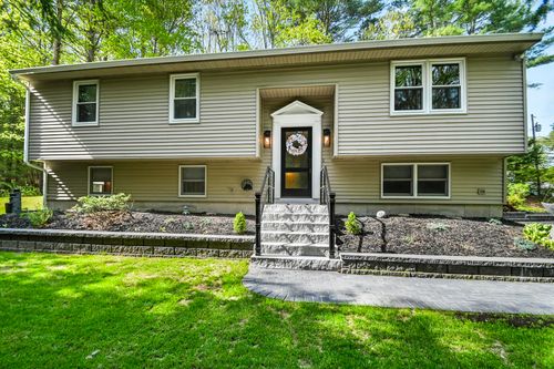 4 Tamarack Ln, Raymond, NH, 03077-1810 | Card Image