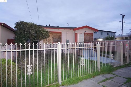 1413 Post Ave, San Pablo, CA, 94806-4331 | Card Image