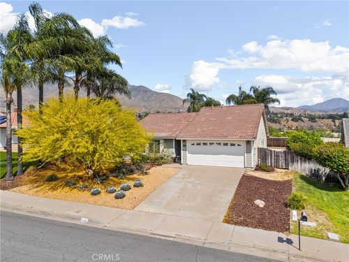 6871 Grove Ave, Highland, CA, 92346 | Card Image