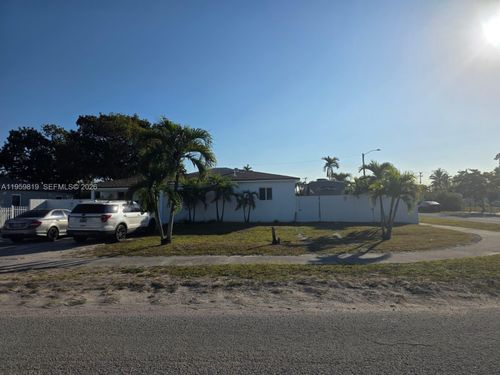 8523 Nw 35th Pl, Miami, FL, 33147-3970 | Card Image