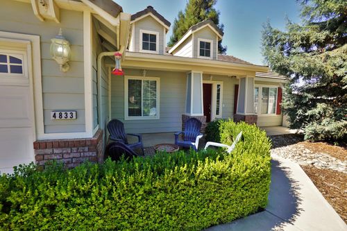 4833 W Ashland Avenue, Visalia, CA, 93277 | Card Image