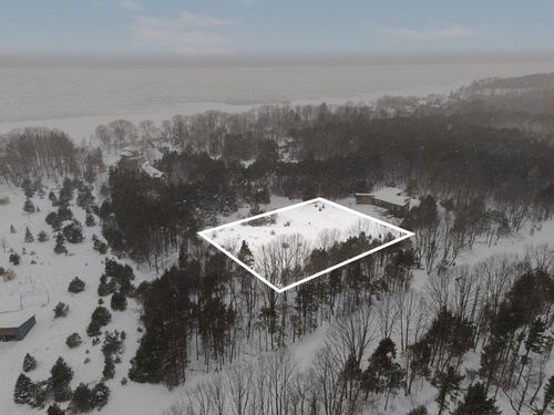 17210 Beachview Dr, West Olive, MI, 49460-9328 | Card Image