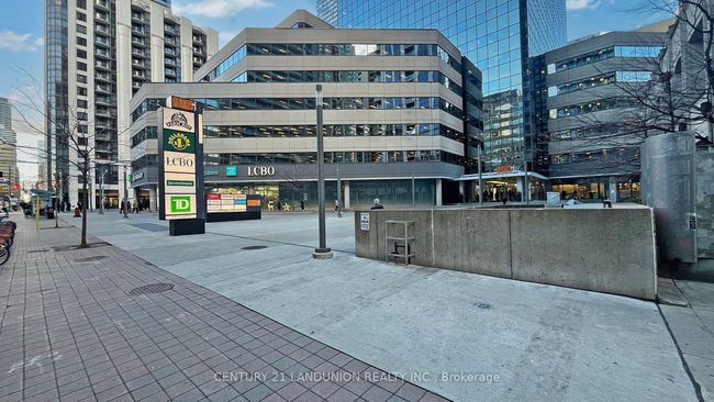 3406 - 763 Bay St, Condo with 2 bedrooms, 1 bathrooms and 1 parking in Toronto ON | Image 35
