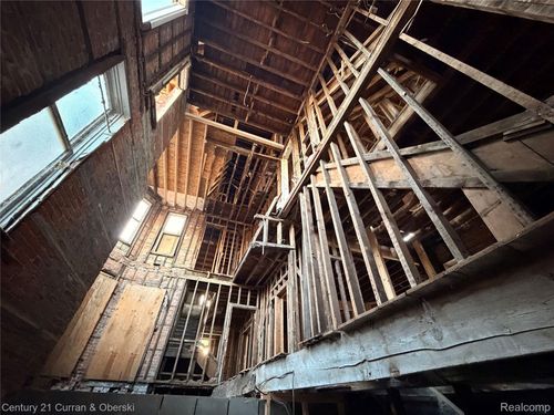 1564 Cadillac Blvd, Detroit, MI, 48214-3108 | Card Image