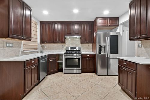 4817 Wilder Avenue, New York, NY, 10470 | Card Image