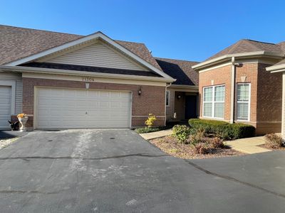 21304 Hidden Lake Court, Townhouse with 2 bedrooms, 2 bathrooms and 2 parking in Crest Hill IL | Image 1