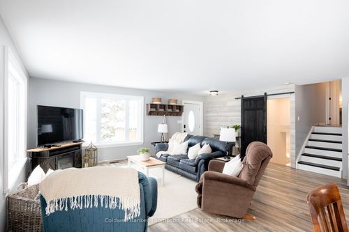 751 Old Muskoka Rd, Utterson, ON, P0B1M0 | Card Image