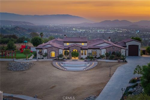 6355 Cresthaven Dr, Riverside, CA, 92506-4613 | Card Image
