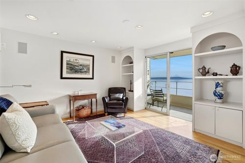 209-1600 43rd Ave E, Seattle, WA, 98112-3248 | Card Image