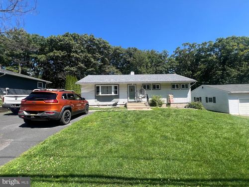 5 Oak St, Mount Pocono, PA, 18344-1621 | Card Image