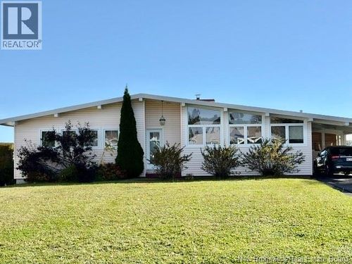 1015 Winton Cres, Bathurst, NB, E2A4G6 | Card Image