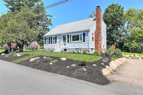 56 King Philip Rd, Narragansett, RI, 02882-1130 | Card Image