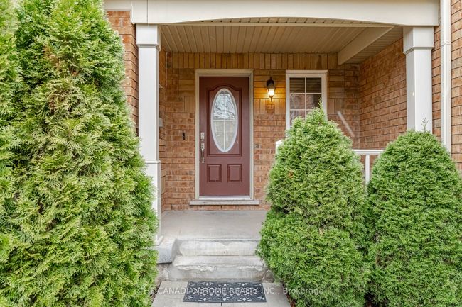 920 Mctrach Cres, House attached with 3 bedrooms, 3 bathrooms and 1 parking in Milton ON | Image 4