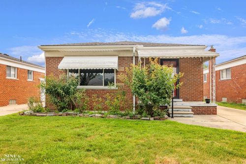 28016 Rockwood St, Saint Clair Shores, MI, 48081-1408 | Card Image