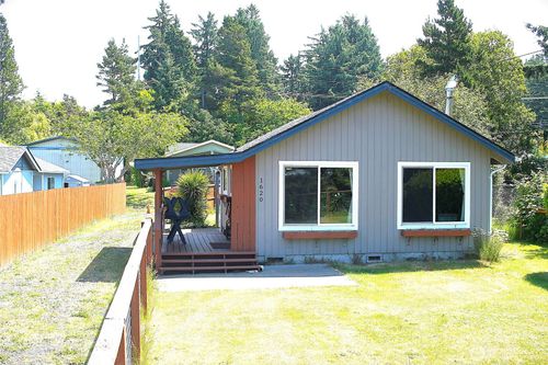 1620 S Ocosta St, Westport, WA, 98595-2860 | Card Image