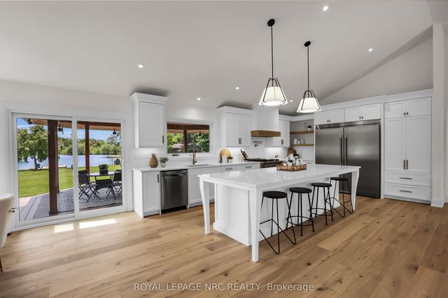 2021 Victoria Ave, Home with 5 bedrooms, 4 bathrooms and 50 parking in Pelham ON | Image 21