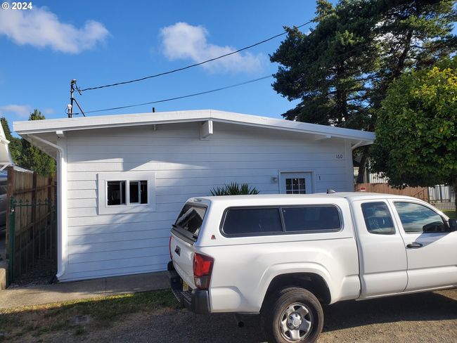 160 Spring St, House other with 3 bedrooms, 3 bathrooms and null parking in Gardiner OR | Image 29