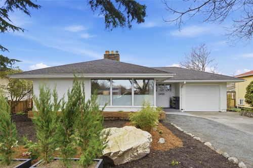 2450 Cadboro Bay Rd, Victoria, BC, V8R5H6 | Card Image