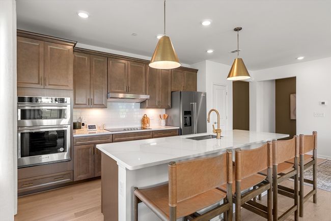 213 - 2 Codman Way, Condo with 2 bedrooms, 2 bathrooms and null parking in Westborough MA | Image 5