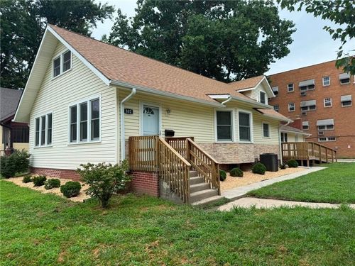302 Noyes Blvd, Saint Joseph, MO, 64501-2613 | Card Image