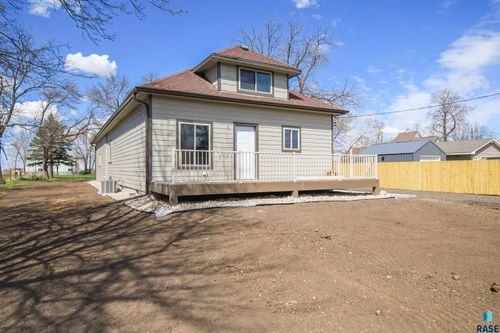 430 W Willow St Street, Canistota, SD, 57012 | Card Image