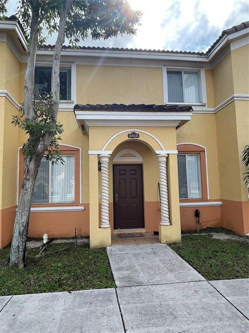 27-2816 Se 15th Rd, Homestead, FL, 33035-2439 | Card Image