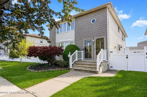 390 Getz Avenue, Staten Island, NY, 10312 | Card Image