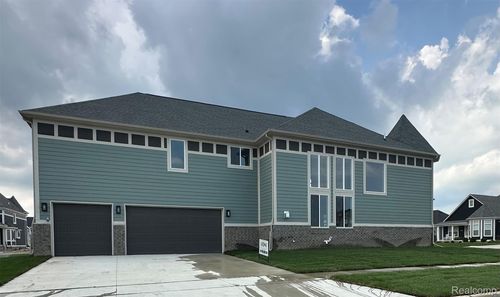19376 Ryan Dr, Macomb, MI, 48042-5839 | Card Image