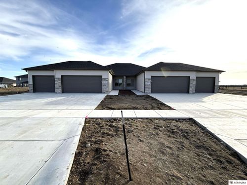 4931 Donnette Dr, Lincoln, NE, 68514 | Card Image